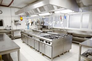 Aço inox em cozinha industrial