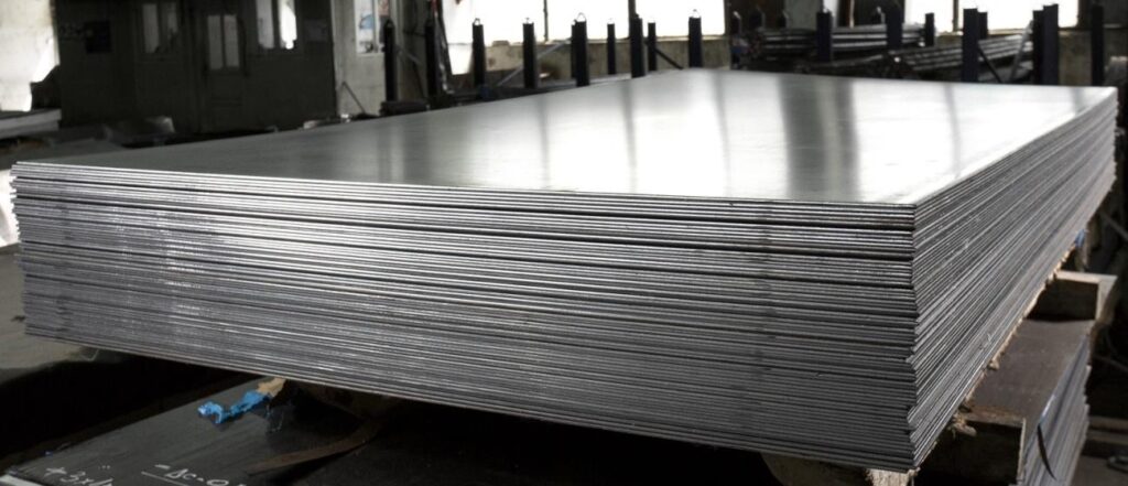 Distribuidora de chapa de inox: 5 motivos para garantir a matéria-prima do seu projeto com a Pronfinox 2 A Pronfinox é uma distribuidora de chapa de inox