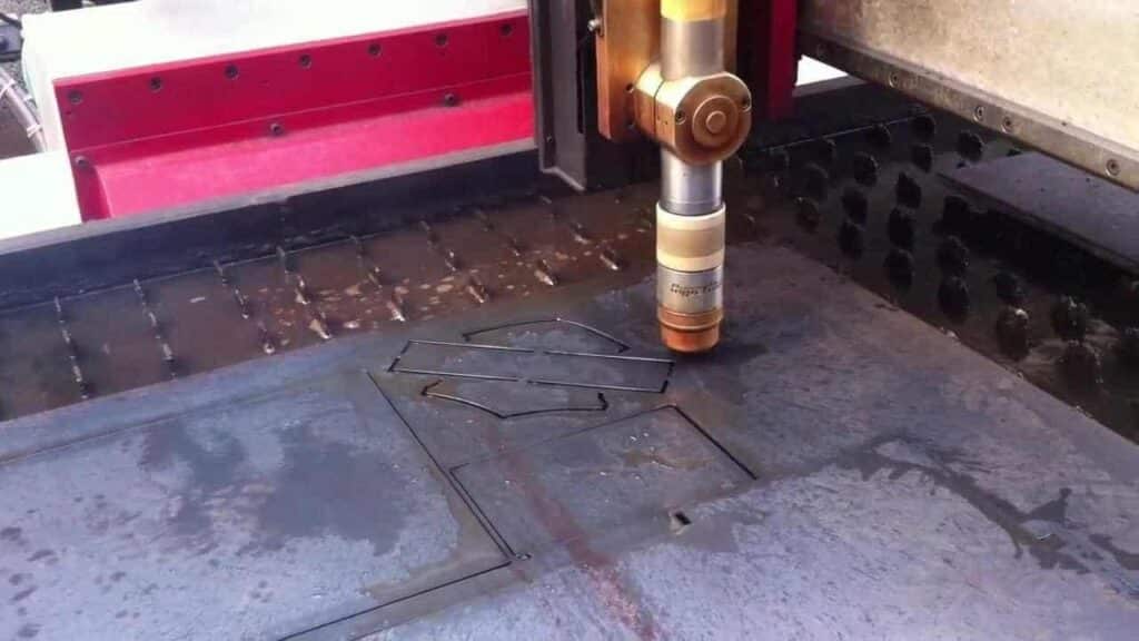 Corte de aço inox: desafios na usinagem e processamento térmico de ligas com titânio (321) 2 Corte de aço inox em ligas com titânio